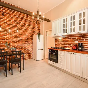Gingerbread. Central Studio Near Sanador Hospital Bucureşti