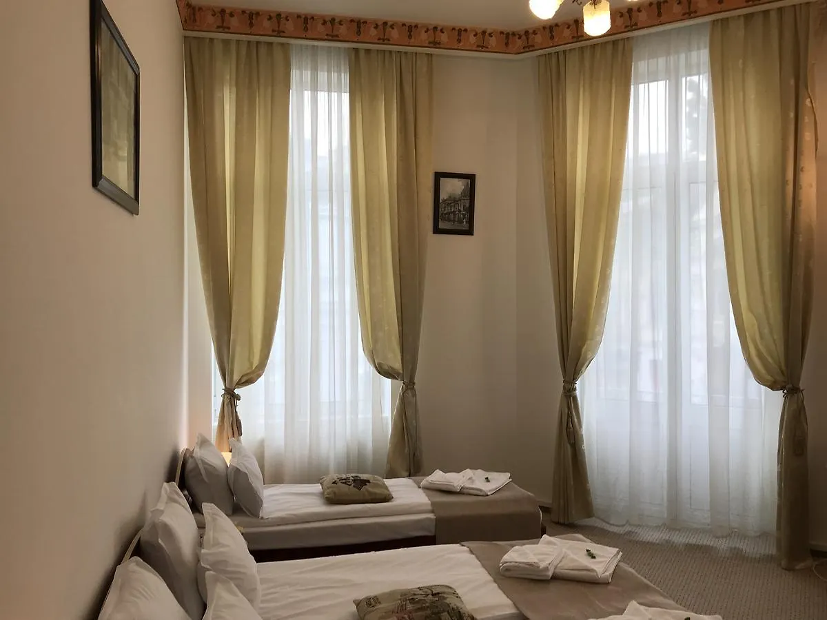 Bucharest Downtown Inn 4*,